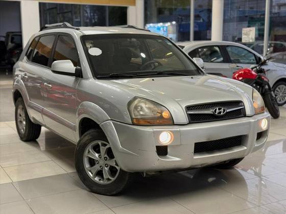 HYUNDAI TUCSON 2.0 MPFI GLS 16V 143CV 2WD FLEX 4P AUTOMÁTICO HYUNDAI TUCSON 2.0 MPFI GLS 16V 143CV 2WD FLEX 4P AUTOMÁTICO